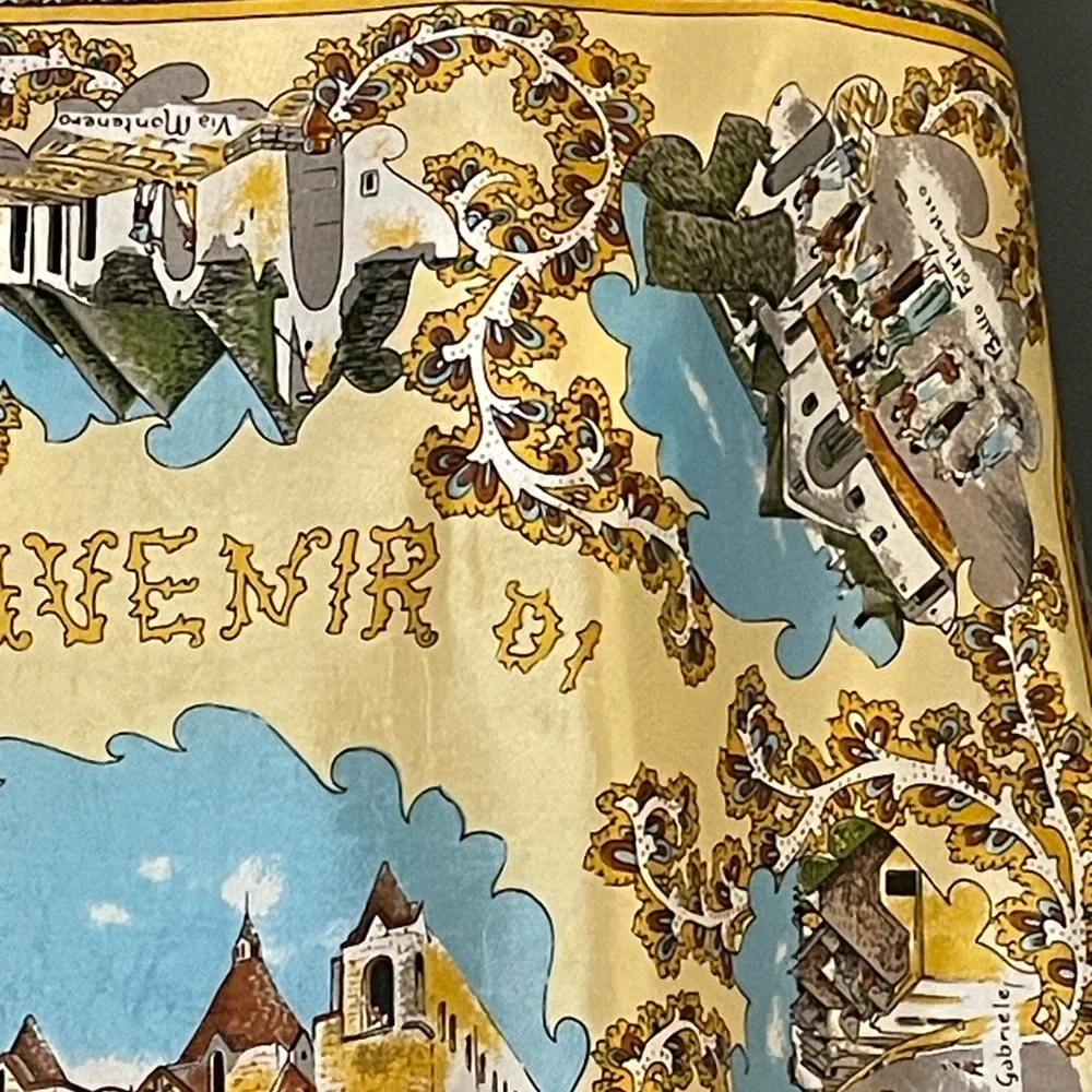 Unbranded vintage souvenir